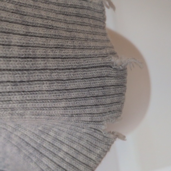 FATE Distressed Sweater - Picture 3 of 10